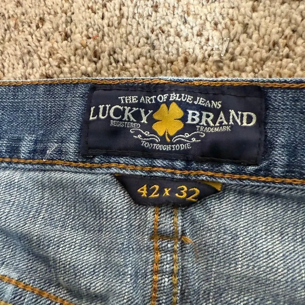 Lucky Brand Men’s 410 Athletic Fit Light Medium Wash Jeans‎ Size 42X32
